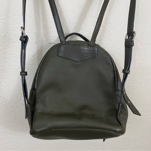 Simply Vera Olive Green Faux Leather Scale Embellished Zip Backpack Purse - Picture 10 of 14